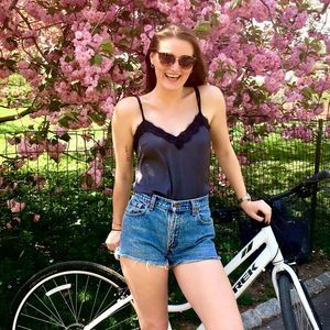 Meet your Posher, Olivia